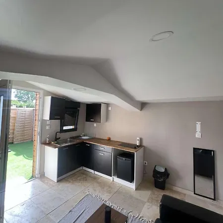 Petite Maison Avec Jacuzzi Et Jardin Montigny-lès-Cormeilles