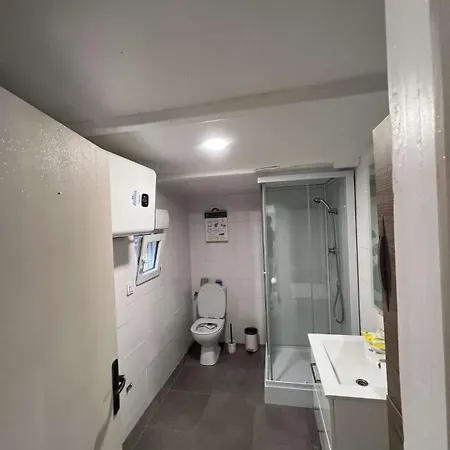 Chalet Petite Maison Avec Jacuzzi Et Jardin